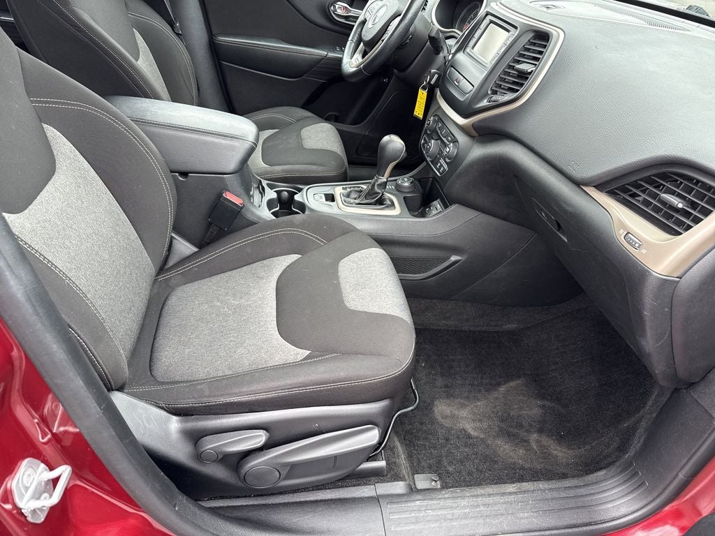 2016 Jeep Cherokee Sport