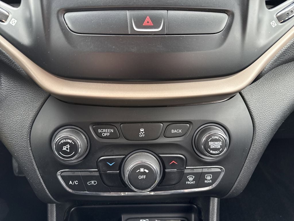2016 Jeep Cherokee Sport