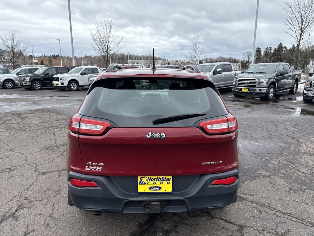 2016 Jeep Cherokee Sport