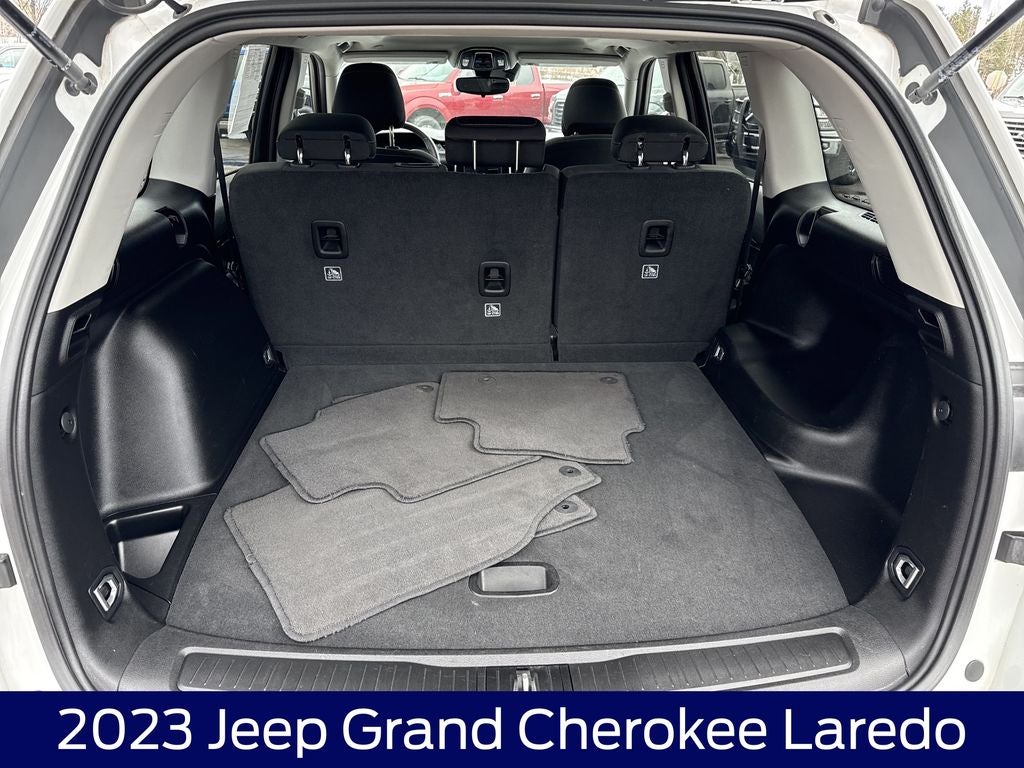 2023 Jeep Grand Cherokee Laredo