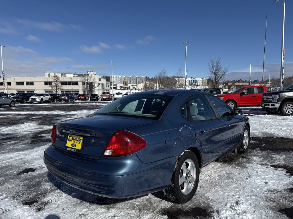 2002 Ford Taurus SE