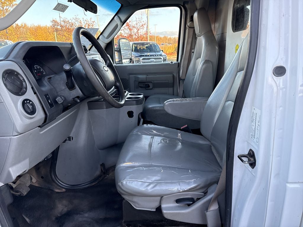 2013 Ford E-350SD Base Cutaway