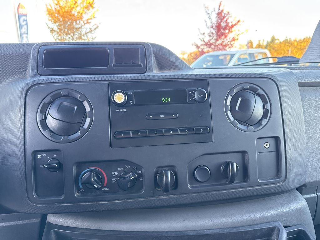 2013 Ford E-350SD Base Cutaway