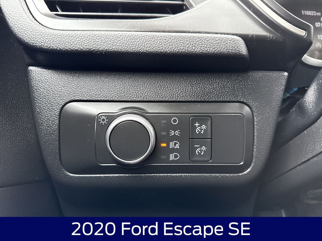 2020 Ford Escape SE