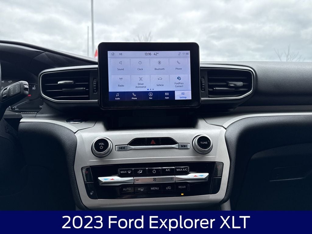 2023 Ford Explorer XLT