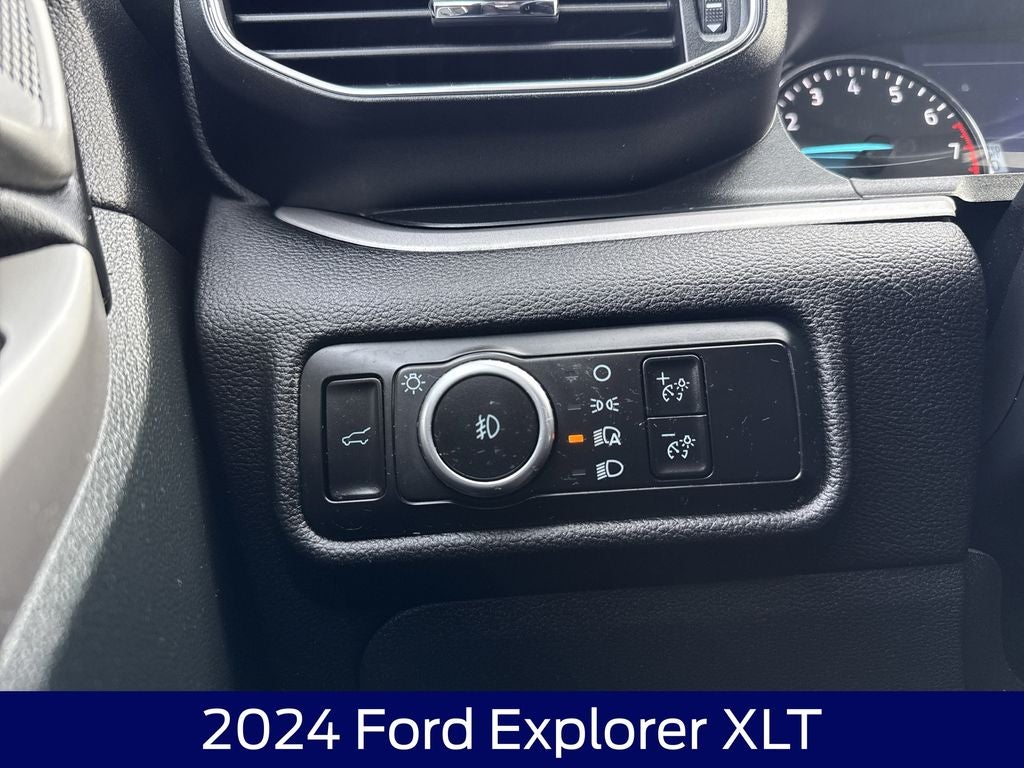 2024 Ford Explorer XLT