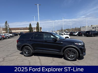 2025 Ford Explorer ST-Line