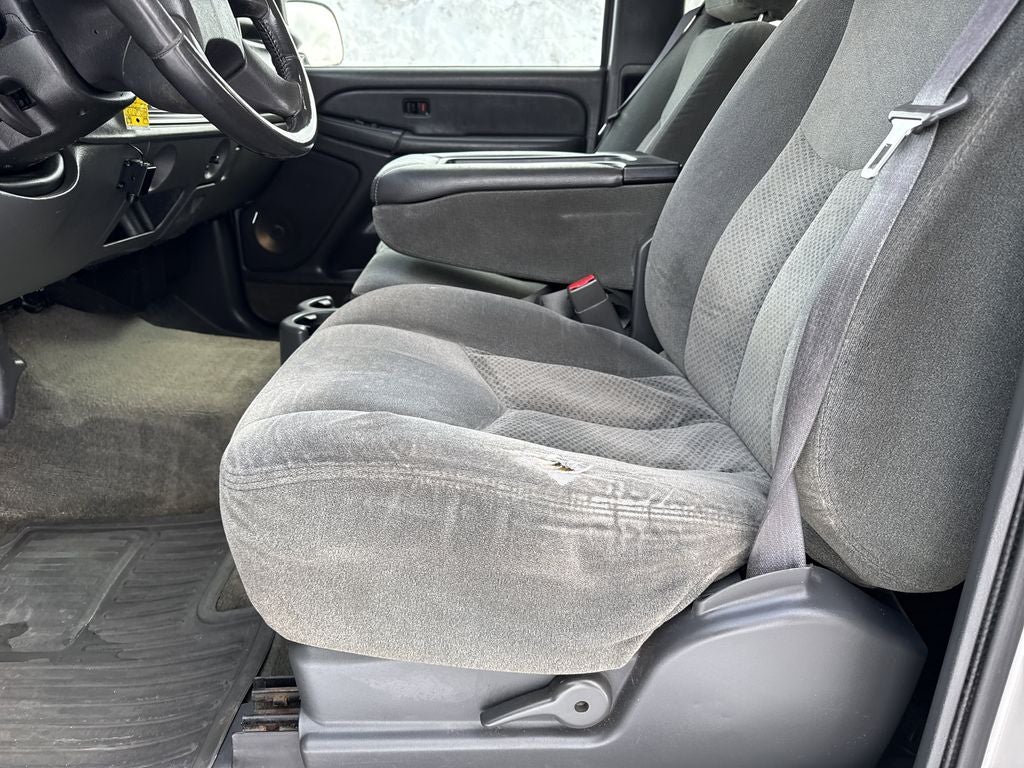 2004 Chevrolet Silverado 1500 LS