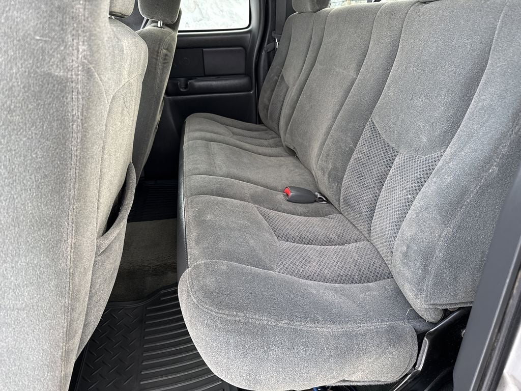 2004 Chevrolet Silverado 1500 LS