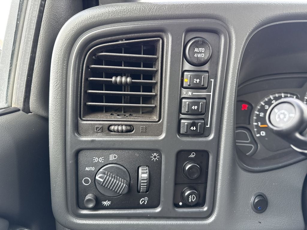 2004 Chevrolet Silverado 1500 LS