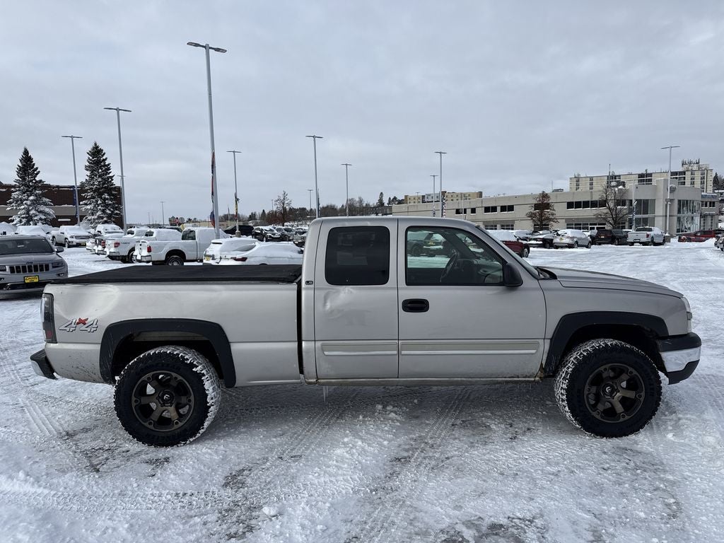 2004 Chevrolet Silverado 1500 LS