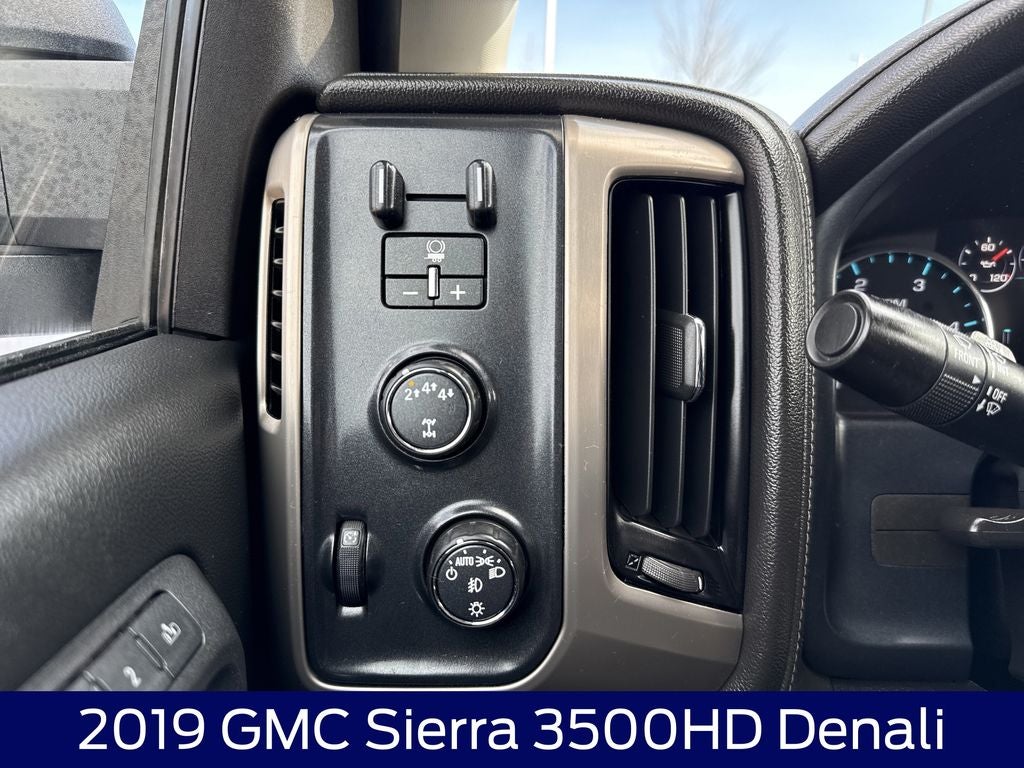 2019 GMC Sierra 3500HD Denali