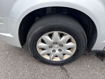 2010 Chrysler Town & Country LX