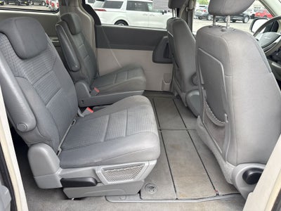 2010 Chrysler Town & Country LX