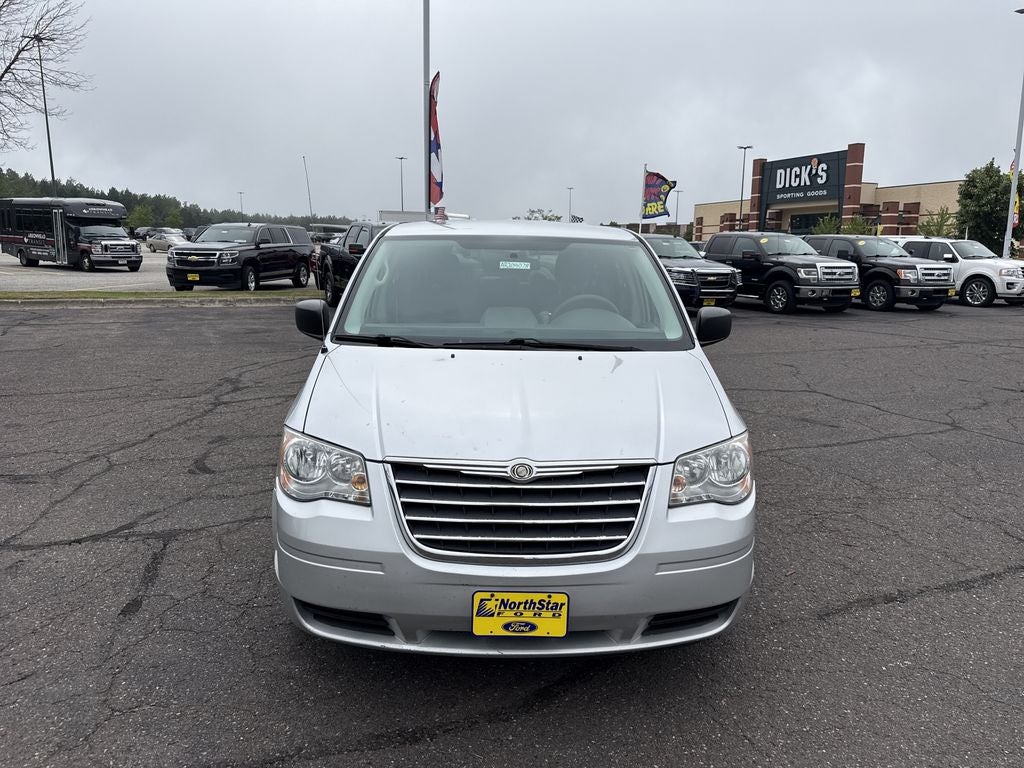 2010 Chrysler Town & Country LX
