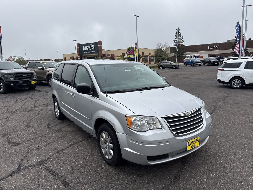 2010 Chrysler Town & Country LX