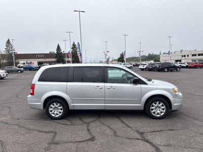 2010 Chrysler Town & Country LX