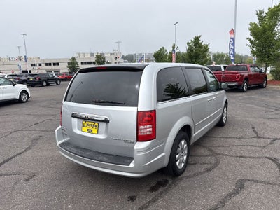 2010 Chrysler Town & Country LX