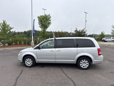 2010 Chrysler Town & Country LX