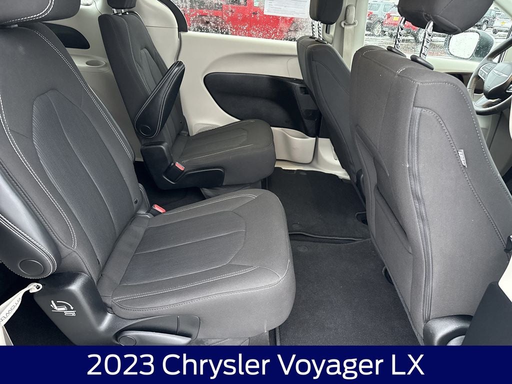 2023 Chrysler Voyager LX
