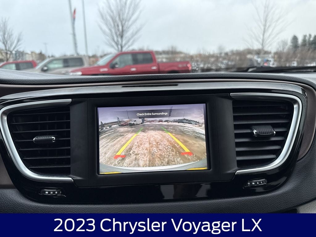 2023 Chrysler Voyager LX