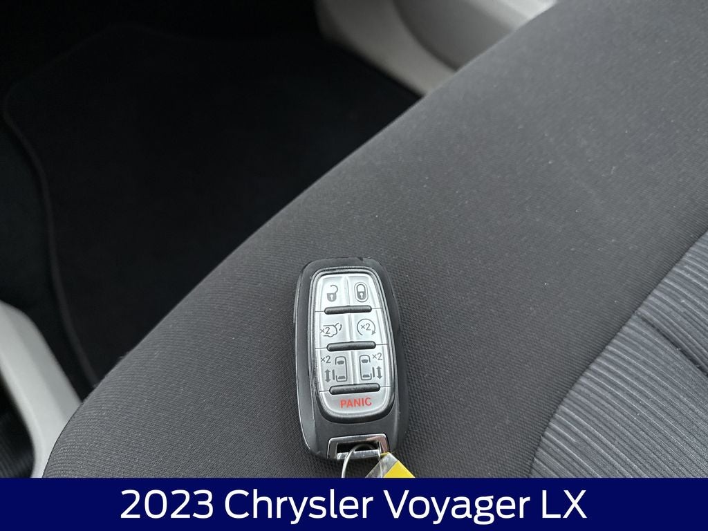 2023 Chrysler Voyager LX