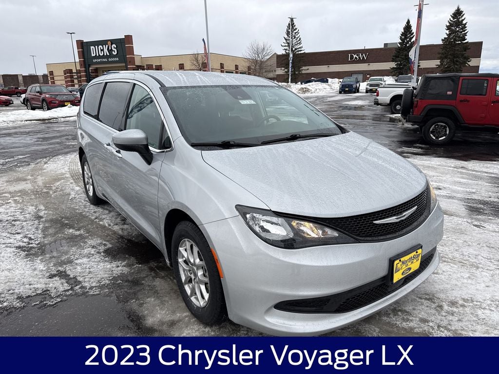 2023 Chrysler Voyager LX