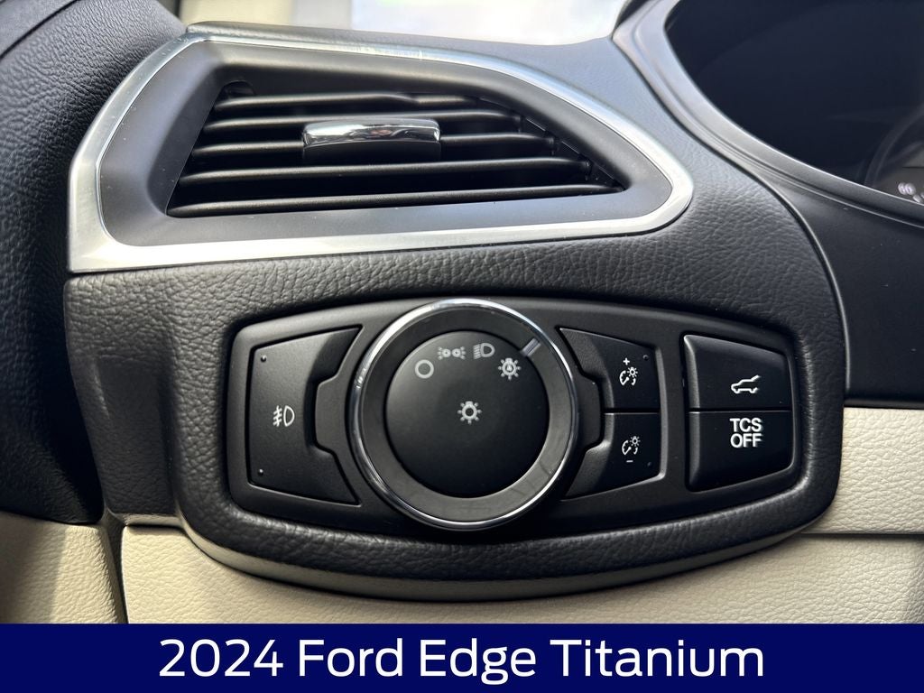 2024 Ford Edge Titanium