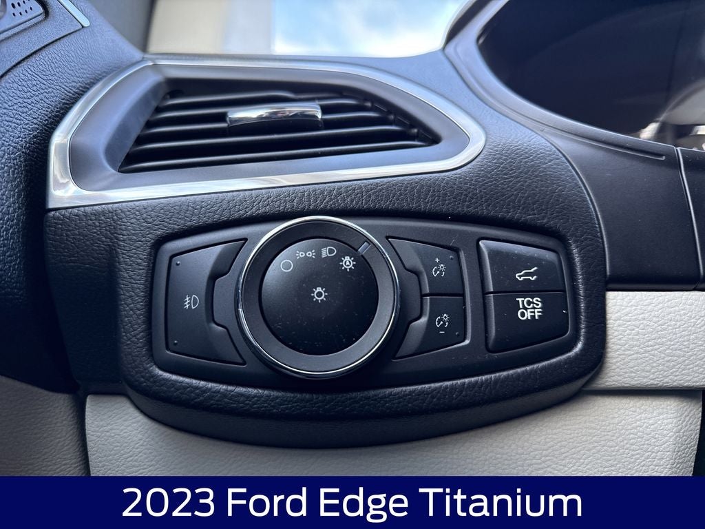 2023 Ford Edge Titanium