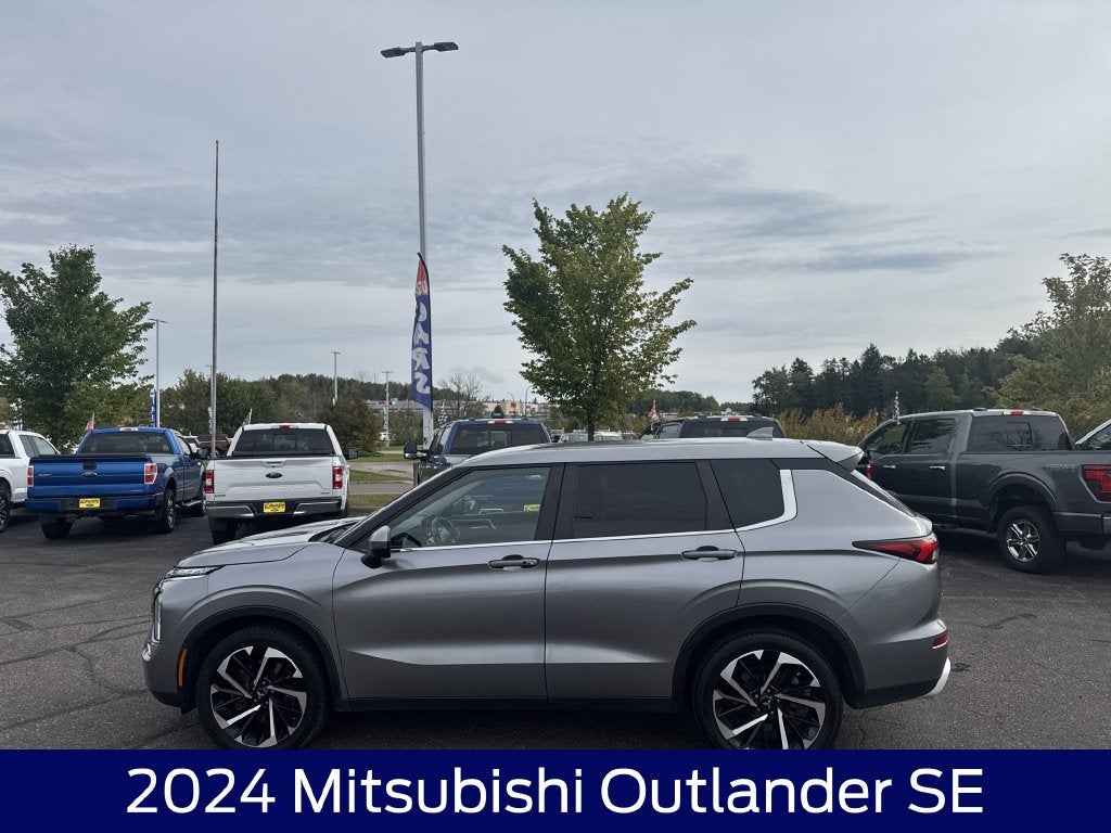 2024 Mitsubishi Outlander SE