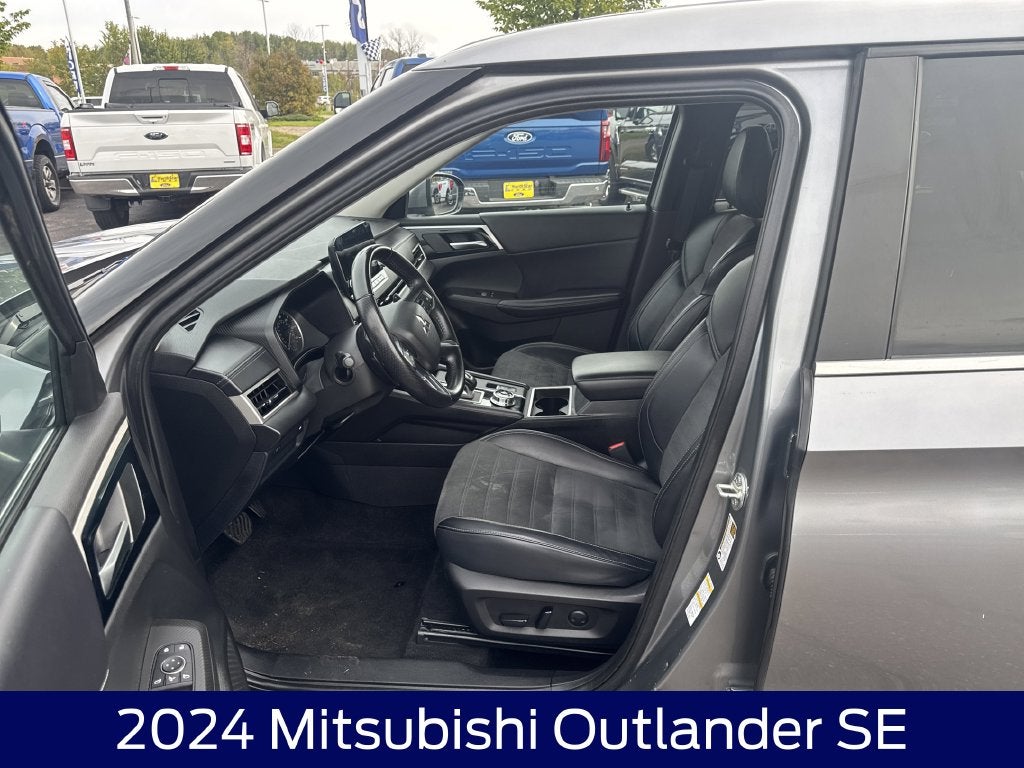 2024 Mitsubishi Outlander SE
