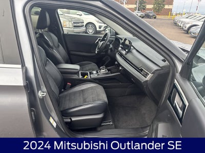 2024 Mitsubishi Outlander SE