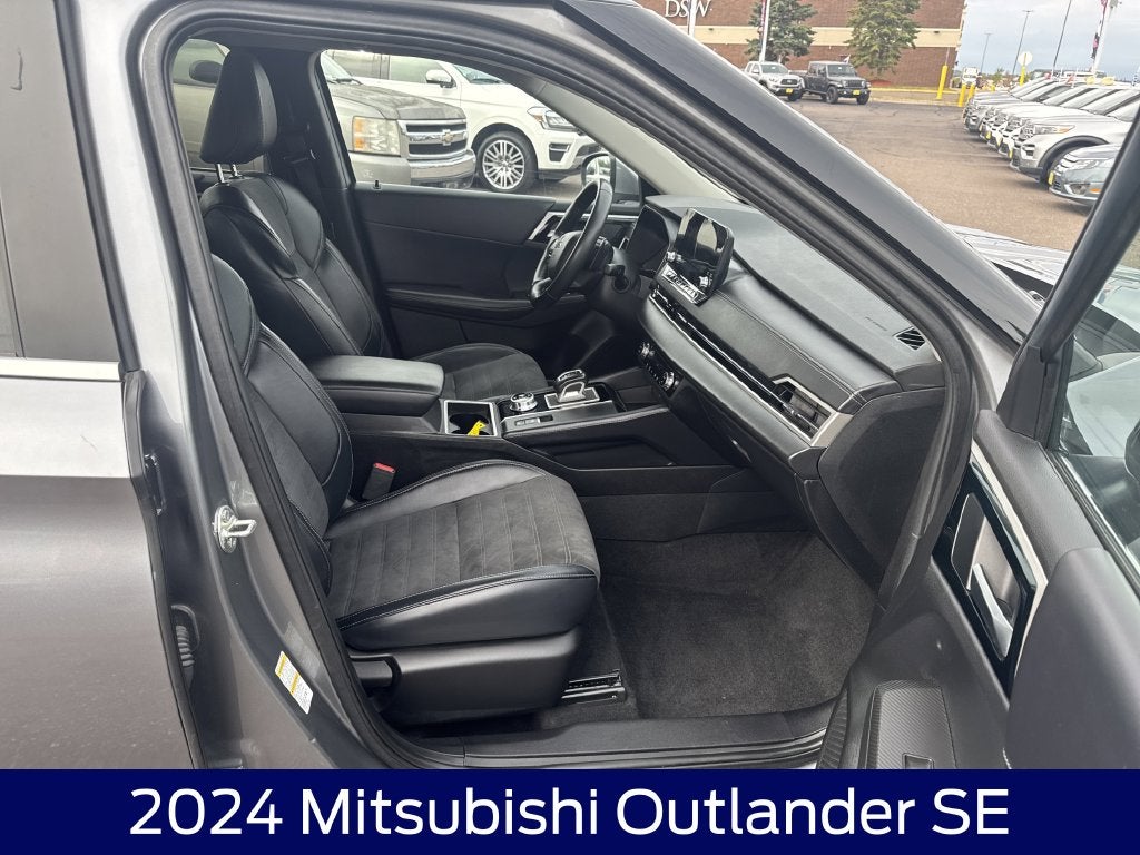 2024 Mitsubishi Outlander SE