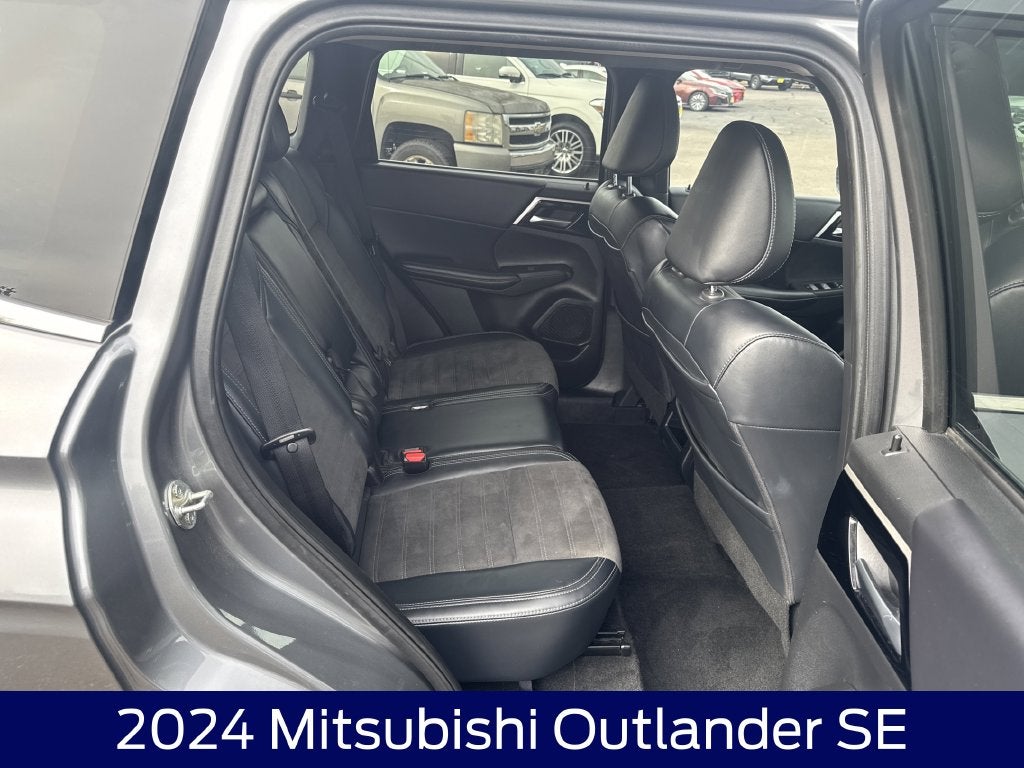 2024 Mitsubishi Outlander SE