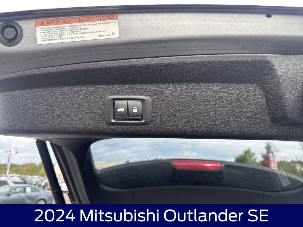 2024 Mitsubishi Outlander SE