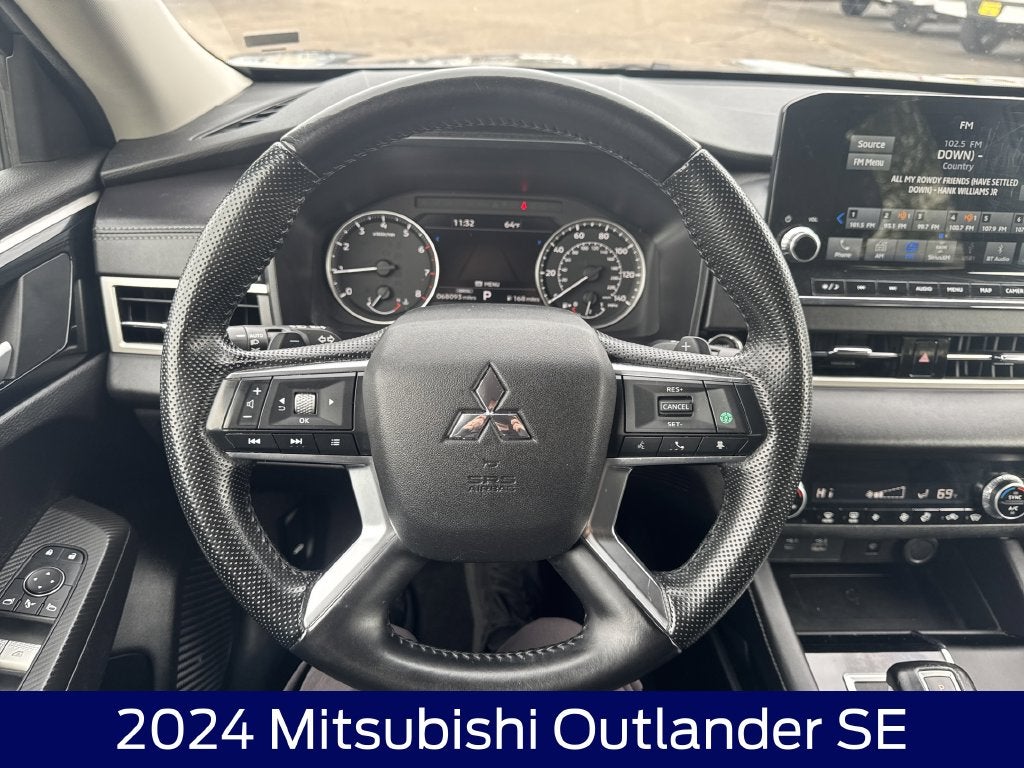 2024 Mitsubishi Outlander SE
