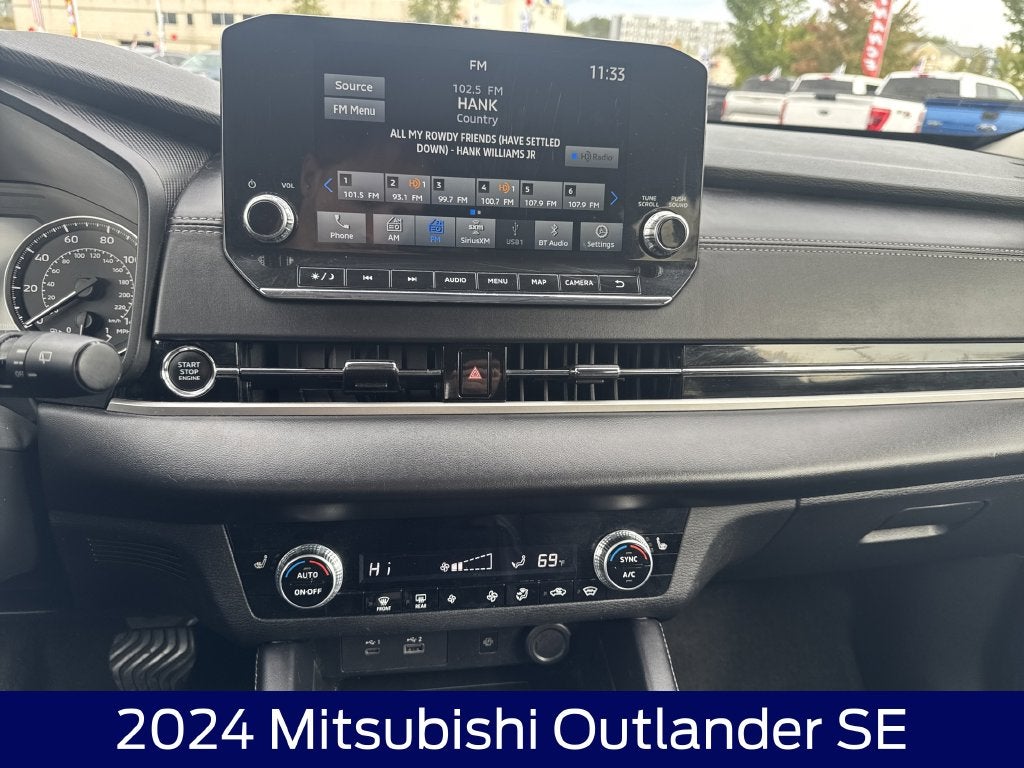 2024 Mitsubishi Outlander SE