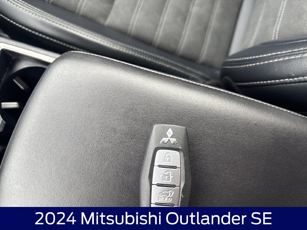 2024 Mitsubishi Outlander SE
