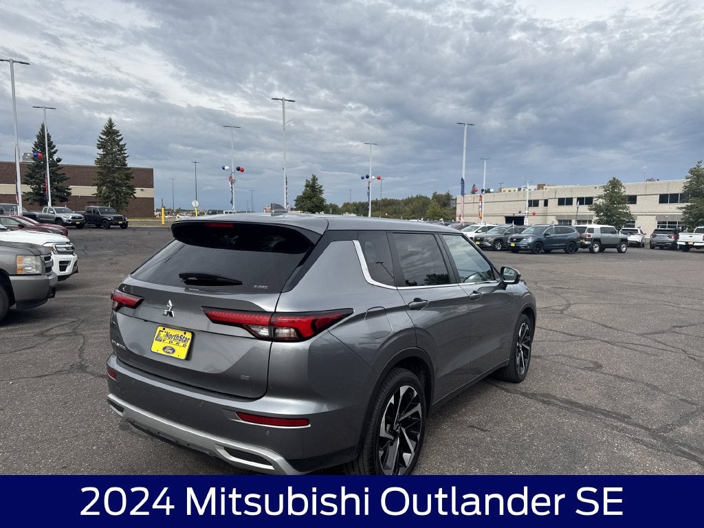 2024 Mitsubishi Outlander SE