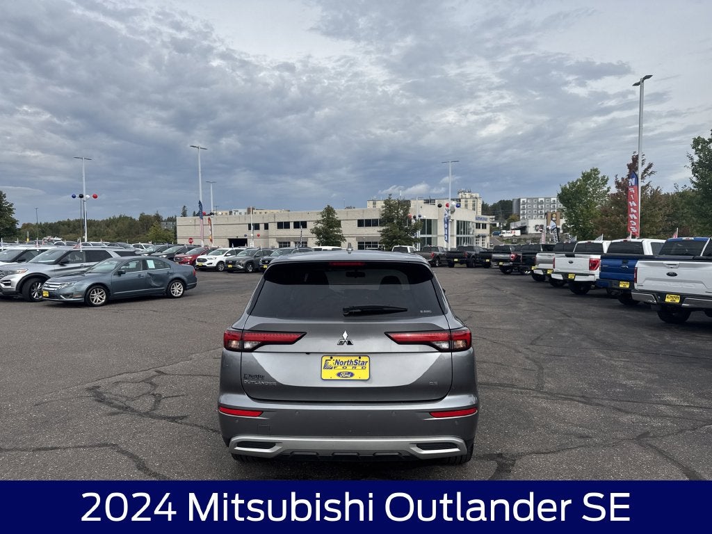 2024 Mitsubishi Outlander SE