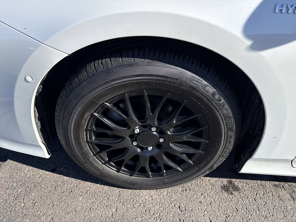 2019 Toyota Prius LE