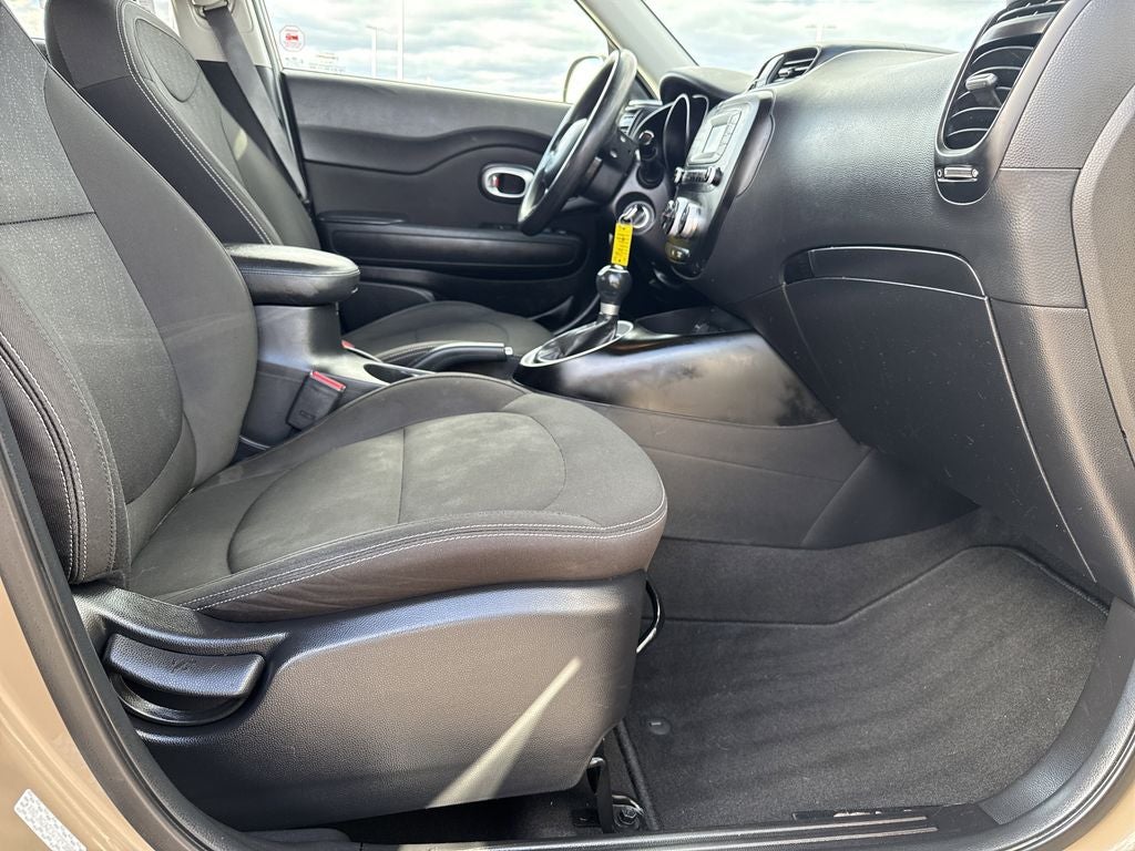 2016 Kia Soul Base