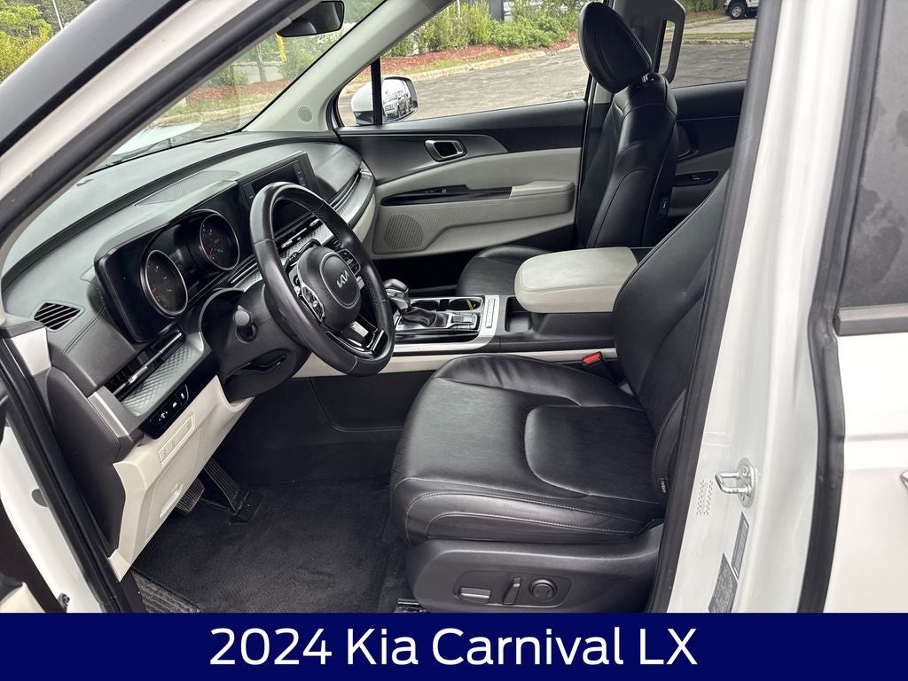 2024 Kia Carnival LX