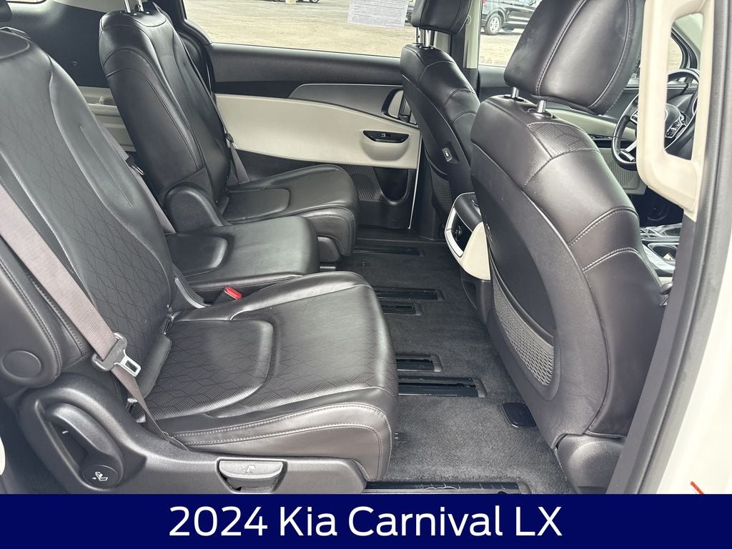 2024 Kia Carnival LX