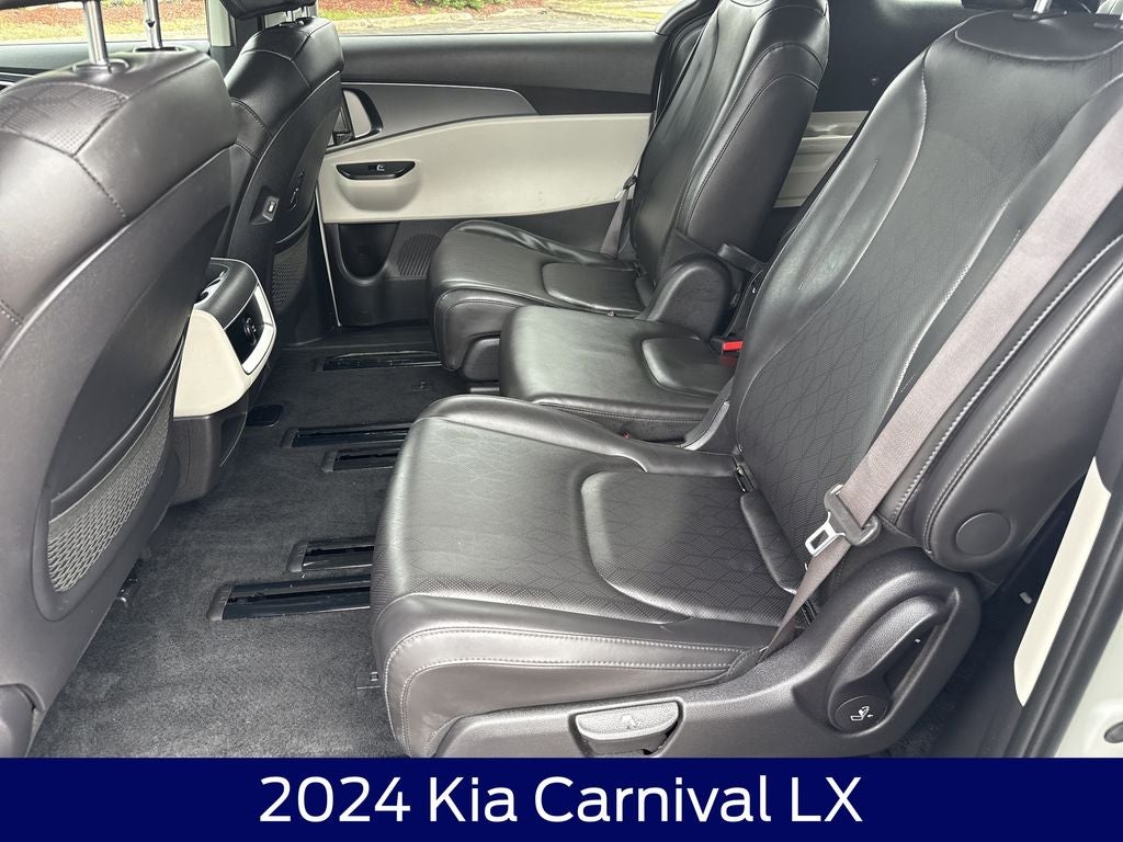 2024 Kia Carnival LX