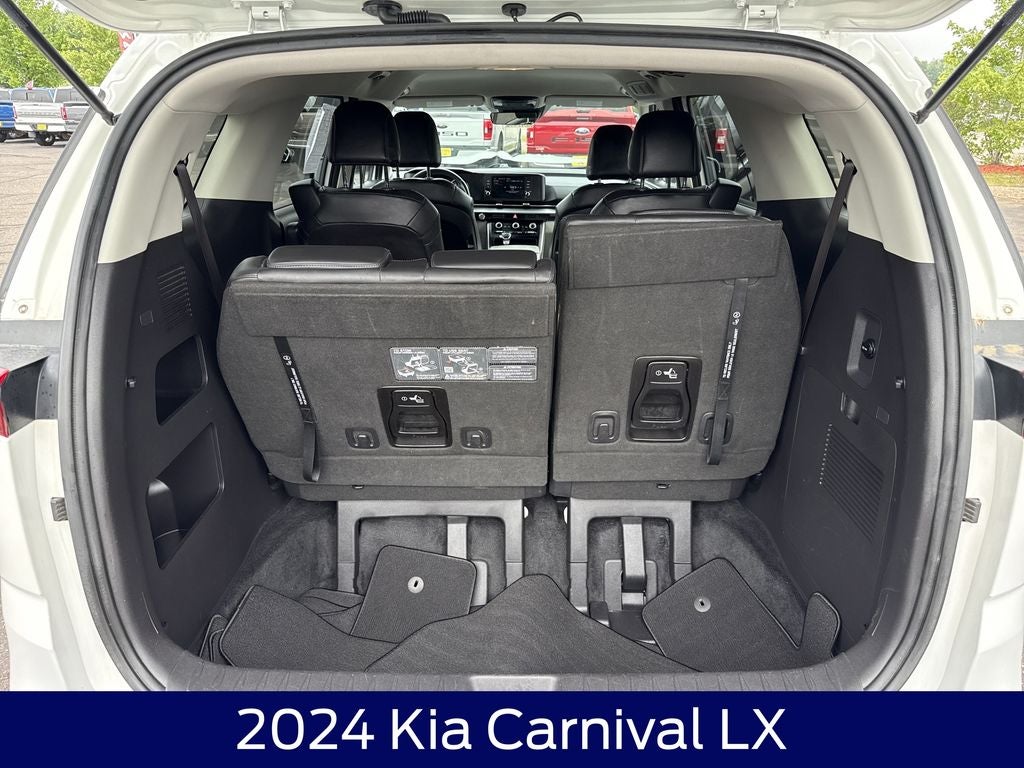 2024 Kia Carnival LX