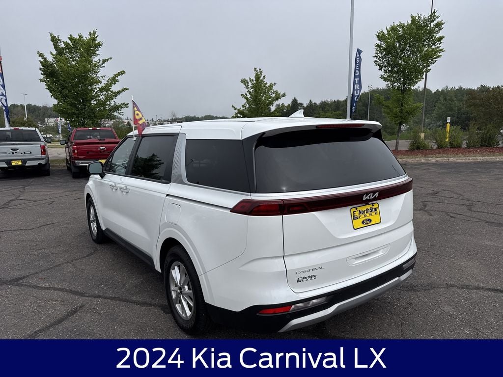 2024 Kia Carnival LX