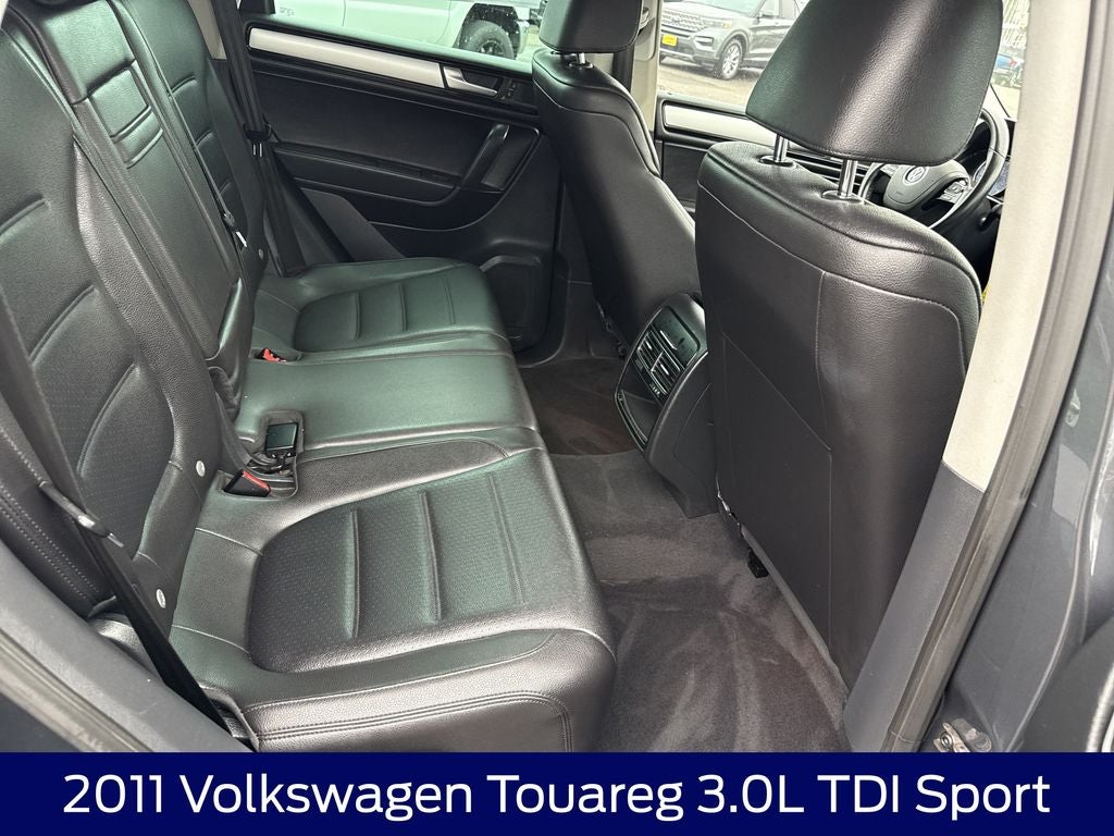2011 Volkswagen Touareg V6 TDI Sport
