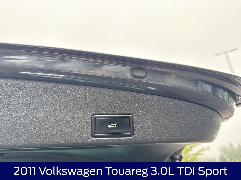 2011 Volkswagen Touareg V6 TDI Sport