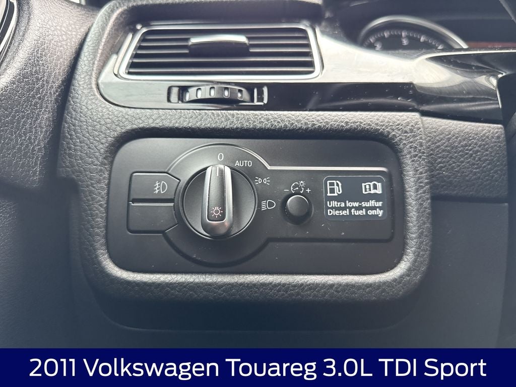 2011 Volkswagen Touareg V6 TDI Sport